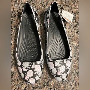 Crocs Sienna Floral sz9 NEW with tags